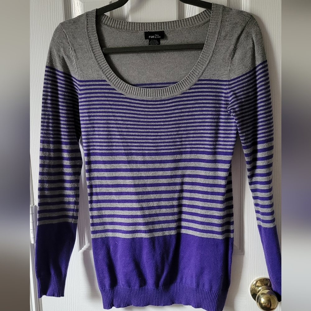 Rue 21 sweater